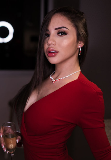 milf blonde aux courbes onlyfans nu exclusif galeries