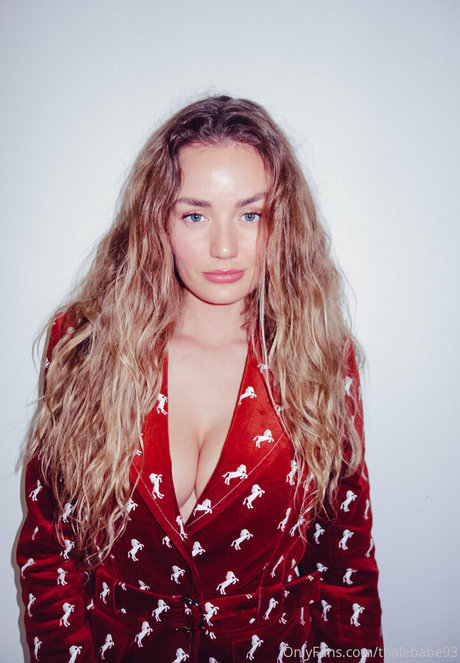 solo aux gros seins uniquementfans pornographique gratuit photos