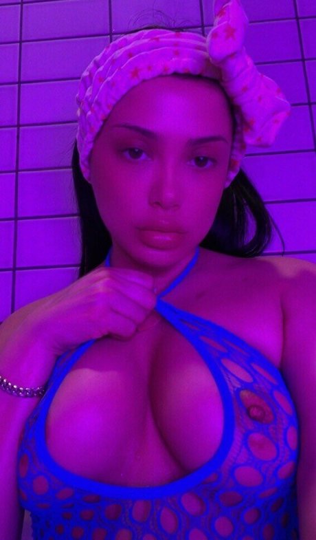 Yahaira Yumi star du porno chaud galerie