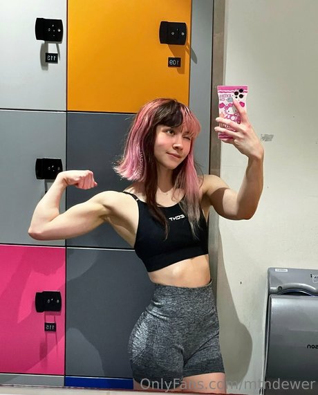 yyuki actrice artistique photos