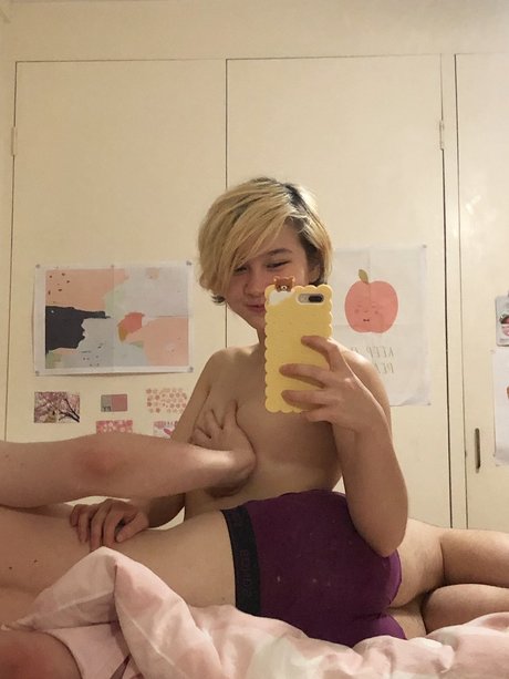 yyuki modèle nu image