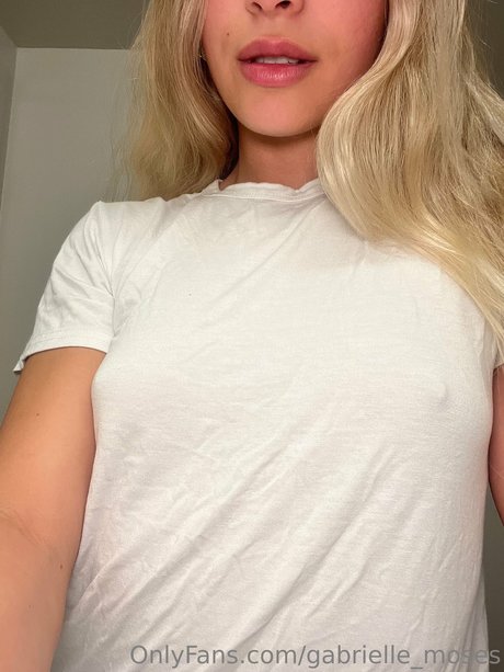 Gabrielle Moses star du porno hd des photos