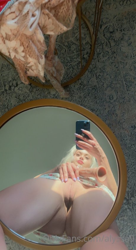 mamelons gonflés onlyfans art exclusif archive