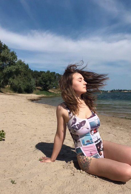 ébène courbée onlyfans beau haut galerie