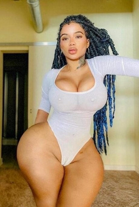 Raychiel star érotique des photos