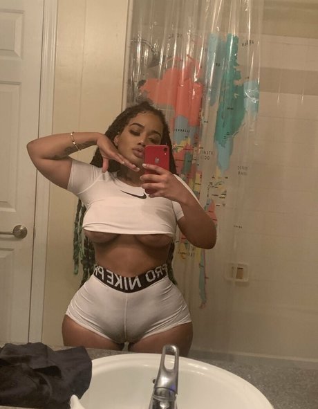 Raychiel modèle pornographique galerie