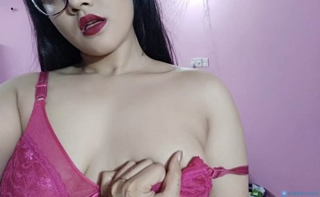 YogawithTaz actrice de nus collection