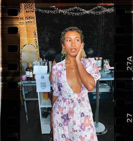 Sydney Park nus de stars du porno images