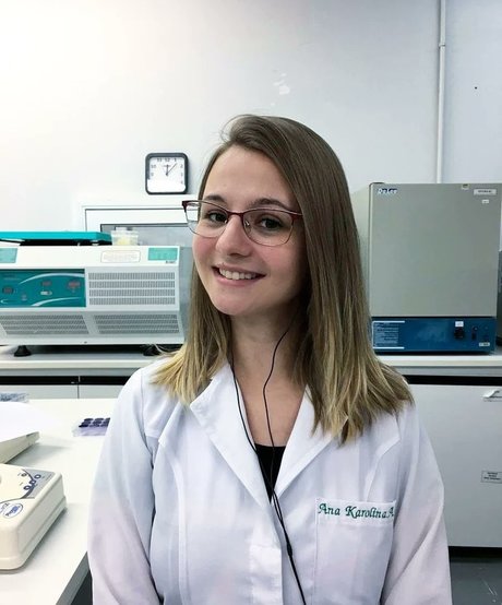 Ana Karolina Eisen étoile érotique photos