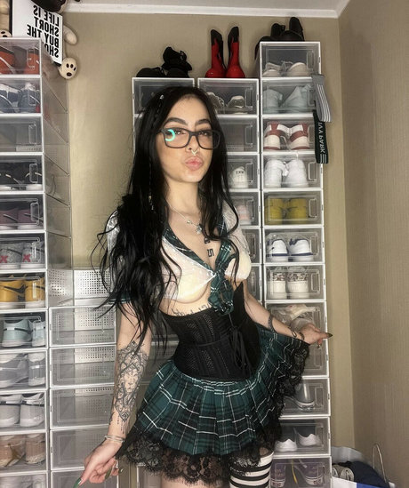 mikaelamvpoficial modèles nus galeries