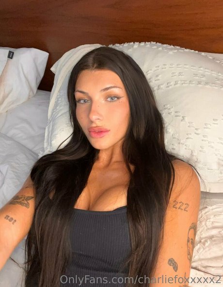 charliefoxxxxx2 modèle magnifique archive