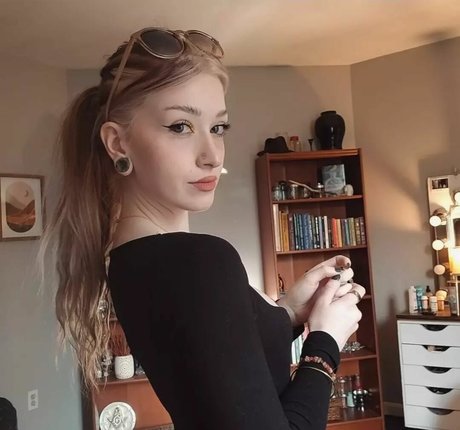 Christa Panek sexe star img