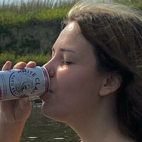 Taell modèles nus photos