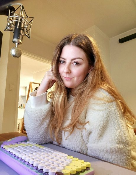 loripops actrice érotique galerie