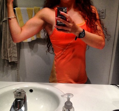 Olivia Hailey joli modèle archive