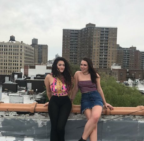 Olivia Hailey haut de star du porno images