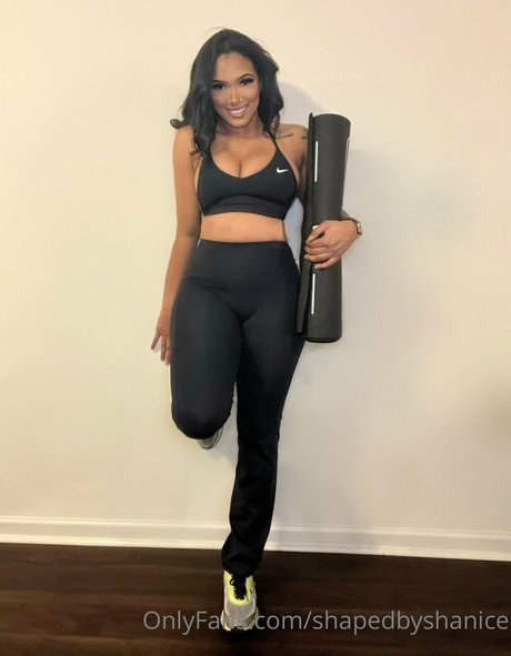 shapedbyshanice modèle img