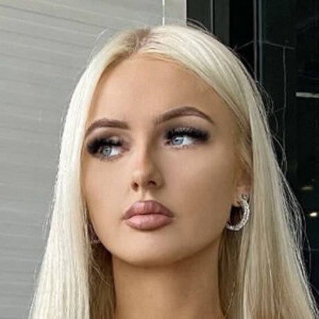 Savannah Gillman étoile sexy image