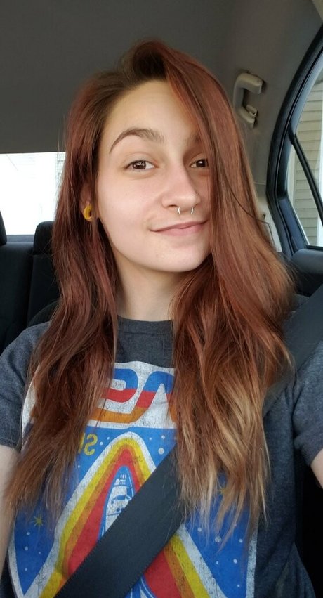 naomistarr modèle chaud image