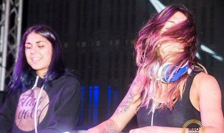 Krewella modèle xxx img