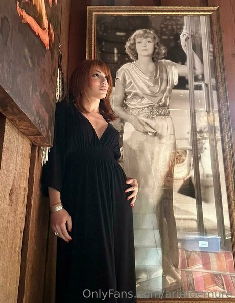 arieldemure modèle érotique archive