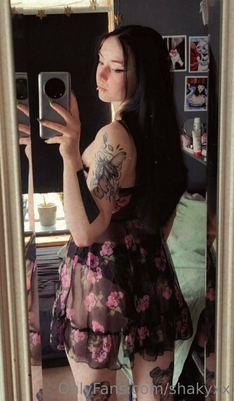 shakyxx modèle des photos