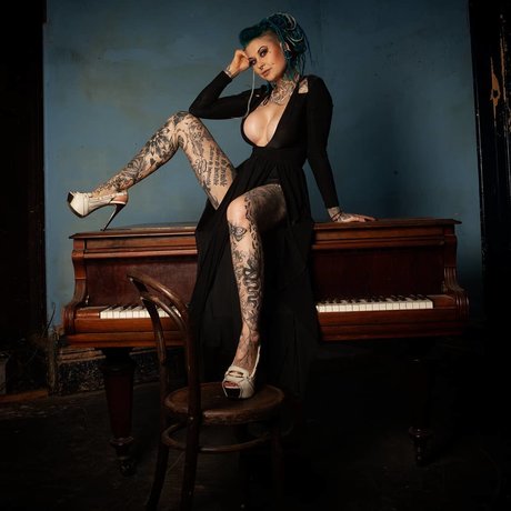 Pixta actrice xxx galerie