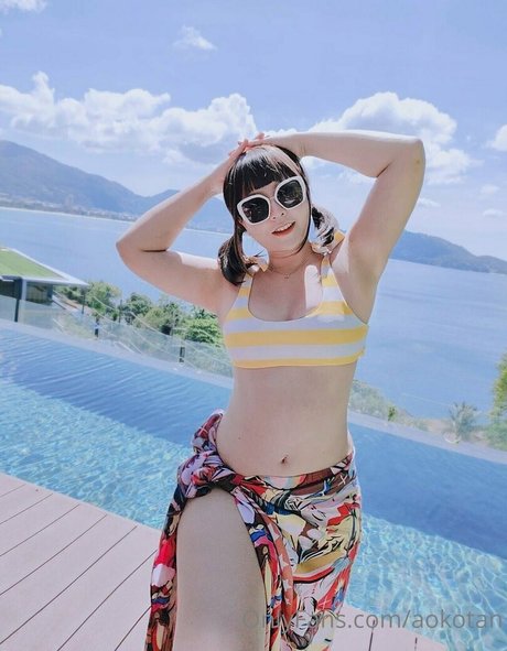 Aokotan actrice érotique photos