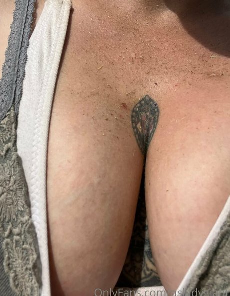 qsladygiant actrice xxx des photos