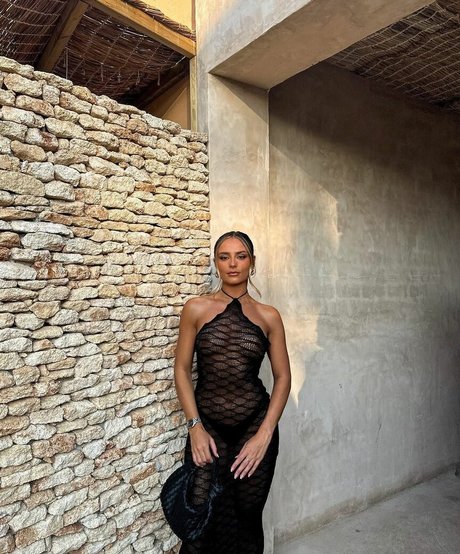 Leah Taylor star du porno chaud img