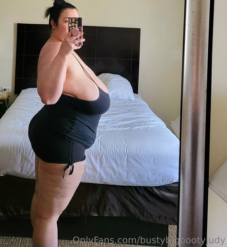 bustybigbootyjudy actrice chaude photos