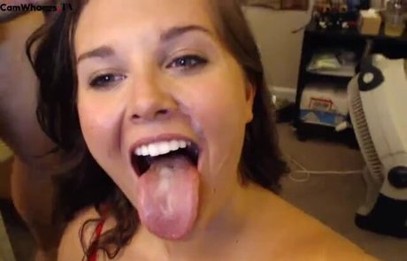 Cyber tits modèle hd img