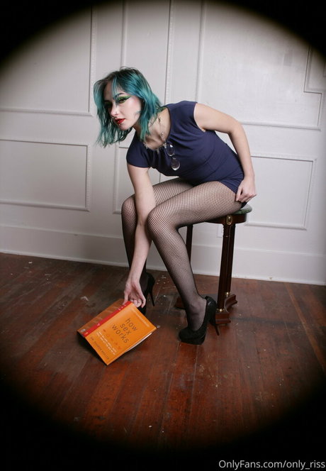 rissa ruin top star photos