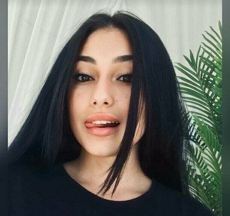 Latex baby vip 2000 modèles nus img