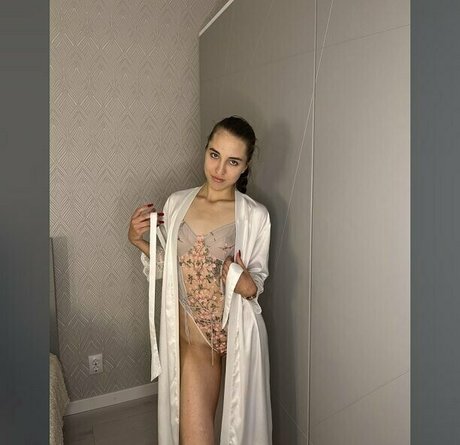 Latex baby vip 2000 modèle joli collection