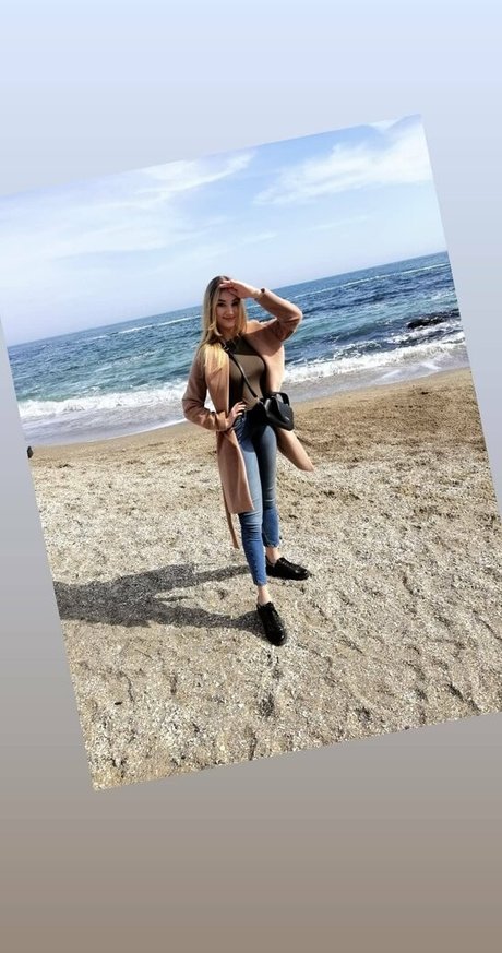 bunnyblondee actrice photo