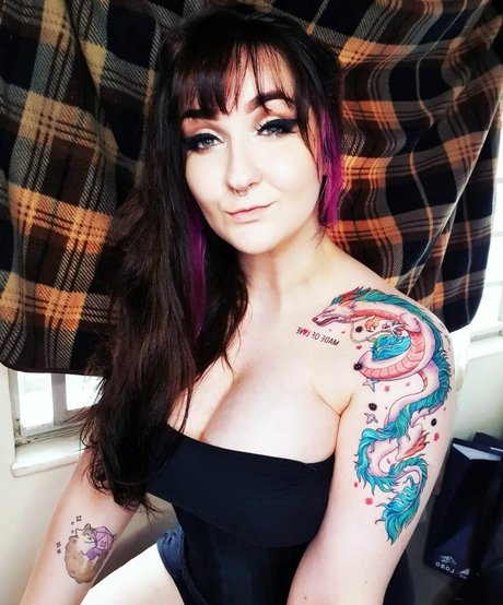 wzuia actrice adulte archive