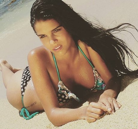 Daniela Baptista haut modèle galeries