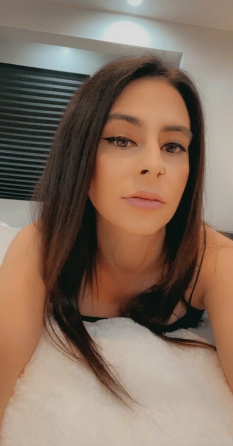 reese143 star du porno de haute qualité photo