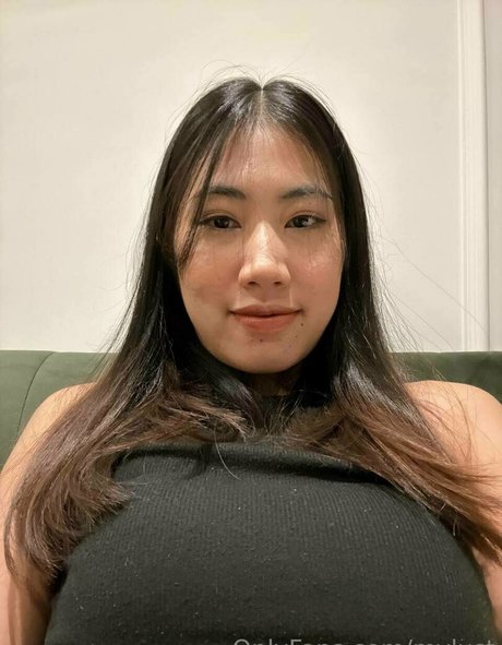 mvlust modèle nu des photos