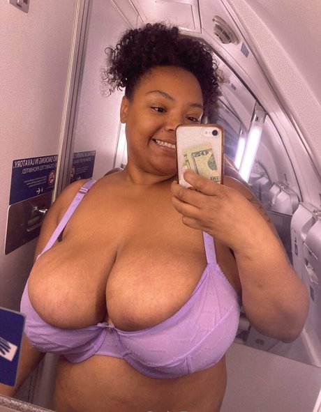 ky rarry modèle sexy photos