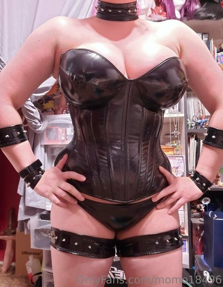 momo18496 modèle porno photo