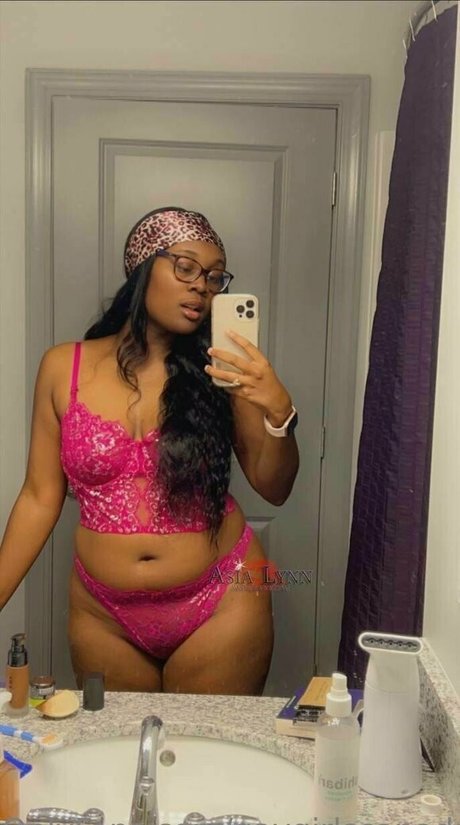 gaygirlscanada mannequin image