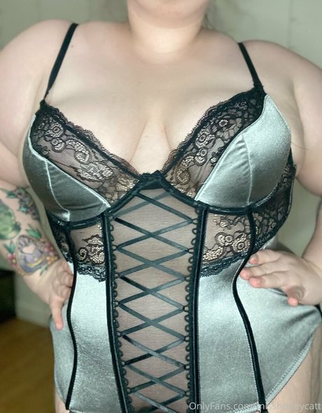 misshoneycatt étoile collection