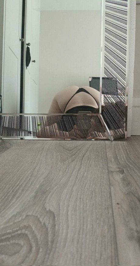 urlilsuccubus star exclusive image