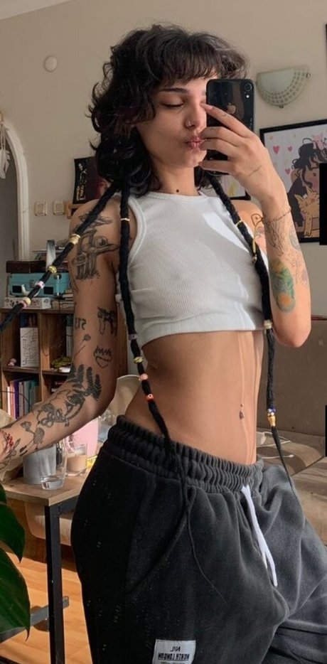 Ciciguner star du porno exclusive photos