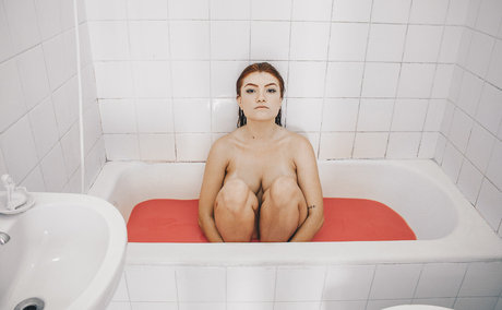 Ellora Haonne belle actrice des photos