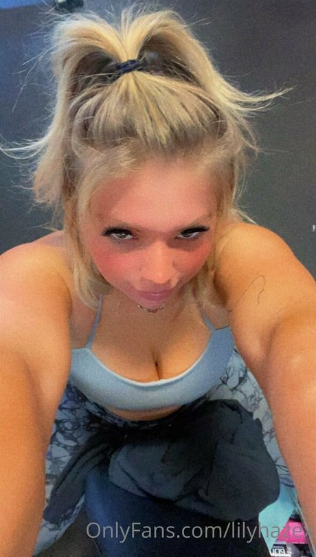 lilyhazex modèle érotique images