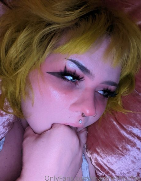 maethethiccfae modèle artistique des photos