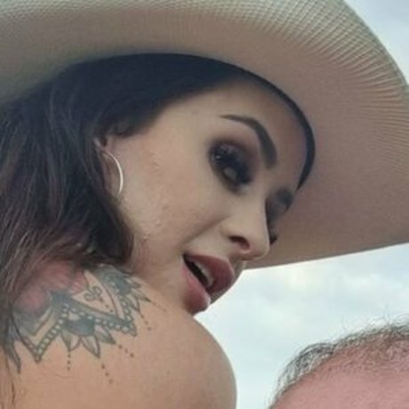 Suelen Lucca actrice chaude des photos